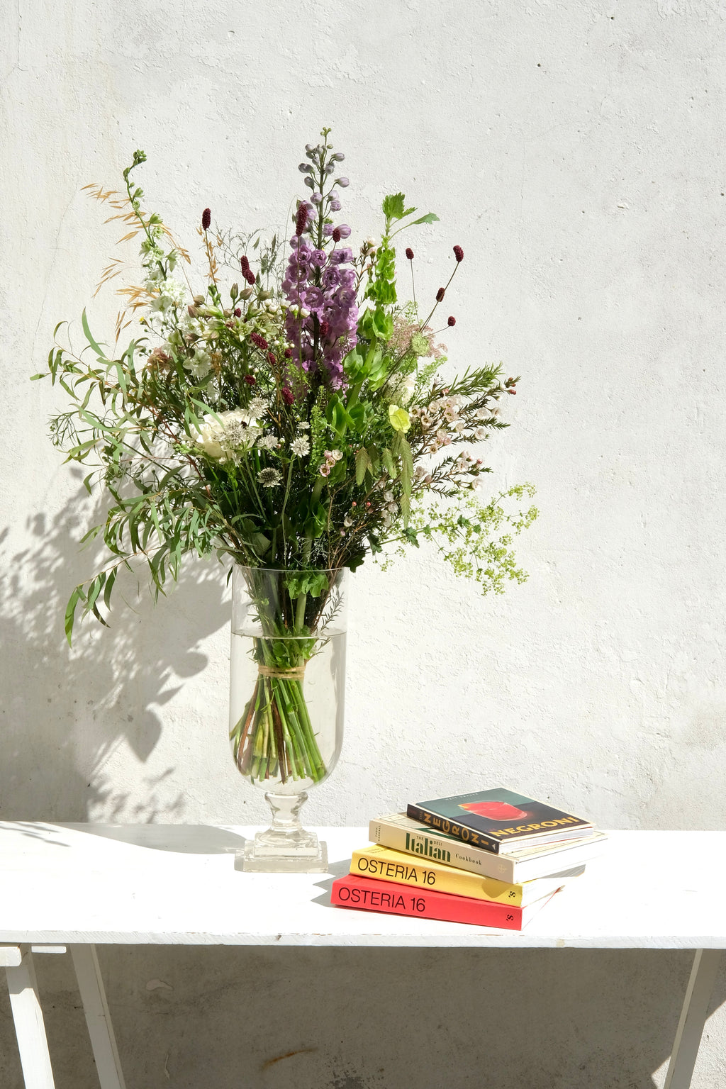 Eksklusiv stor buket – naturlig blomsterbuket i vild stil